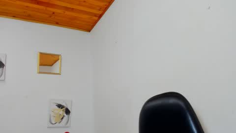 Yasemin online show from 12/16/25, 10:53