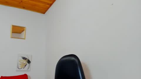 Yasemin online show from 12/23/25, 10:24