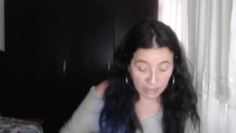 Snapshot of yasmin_love85 chatting on 12/02/24, 02:08 yasmin_love85 online show from 12/02/24, 02:08