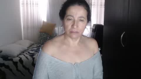 Snapshot of yasmin_love85 chatting on 01/10/25, 03:48 yasmin_love85 online show from 01/10/25, 03:48
