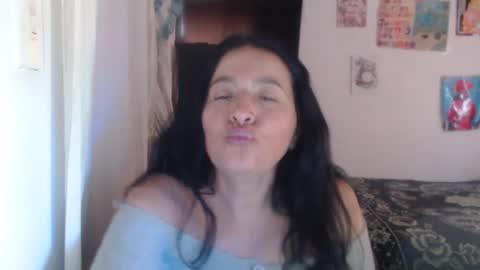 Snapshot of yasmin_love85 chatting on 01/28/25, 02:53 yasmin_love85 online show from 01/28/25, 02:53