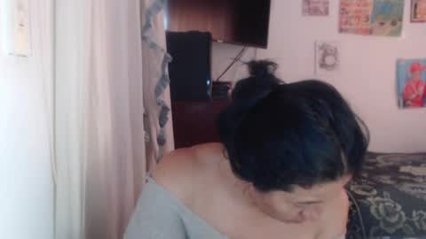 Snapshot of yasmin_love85 chatting on 02/06/25, 05:09 yasmin_love85 online show from 02/06/25, 05:09