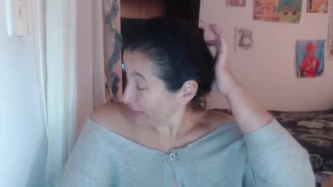 Snapshot of yasmin_love85 chatting on 02/12/25, 02:54 yasmin_love85 online show from 02/12/25, 02:54