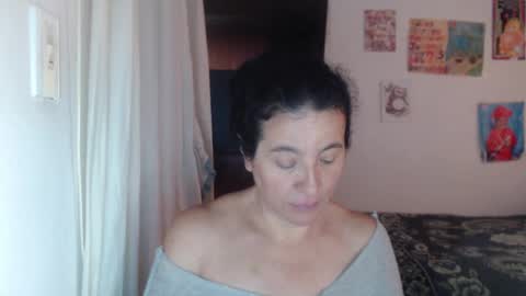 Snapshot of yasmin_love85 chatting on 02/20/25, 04:14 yasmin_love85 online show from 02/20/25, 04:14