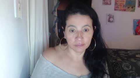 Snapshot of yasmin_love85 chatting on 03/04/25, 06:18 yasmin_love85 online show from 03/04/25, 06:18