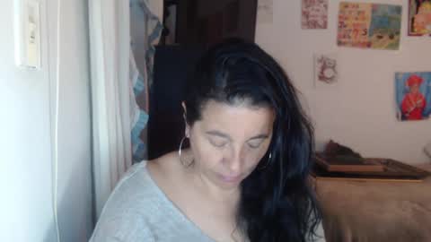Snapshot of yasmin_love85 chatting on 09/24/25, 02:31 yasmin_love85 online show from 09/24/25, 02:31