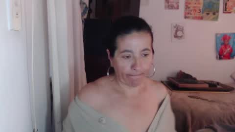 Snapshot of yasmin_love85 chatting on 10/01/25, 03:07 yasmin_love85 online show from 10/01/25, 03:07