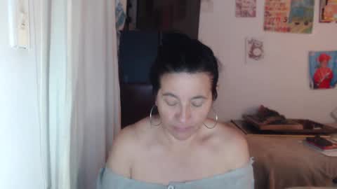 Snapshot of yasmin_love85 chatting on 10/10/25, 07:35 yasmin_love85 online show from 10/10/25, 07:35