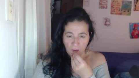 Snapshot of yasmin_love85 chatting on 02/10/26, 02:32 yasmin_love85 online show from 02/10/26, 02:32