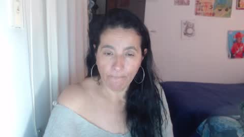 Snapshot of yasmin_love85 chatting on 02/11/26, 02:11 yasmin_love85 online show from 02/11/26, 02:11