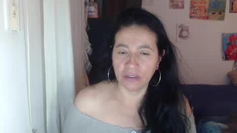 Snapshot of yasmin_love85 chatting on 04/13/26, 02:22 yasmin_love85 online show from 04/13/26, 02:22