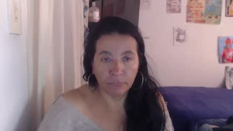 Snapshot of yasmin_love85 chatting on 05/22/26, 02:33 yasmin_love85 online show from 05/22/26, 02:33