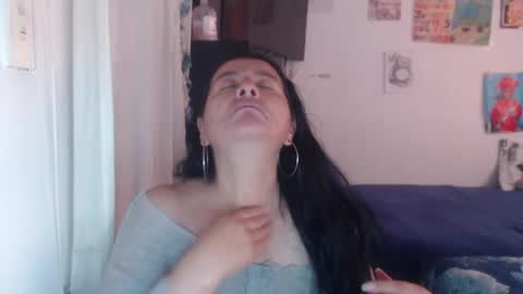 Snapshot of yasmin_love85 chatting on 05/26/26, 01:51 yasmin_love85 online show from 05/26/26, 01:51