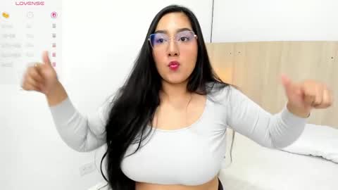 Yasmin Ortiz online show from 04/16/26, 03:29