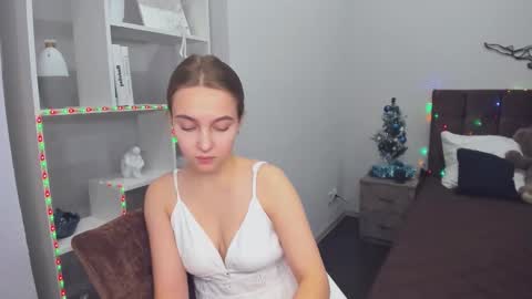 Yasmina online show from 12/11/24, 10:47