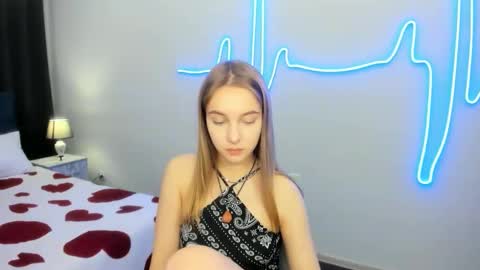 Yasmina online show from 10/13/25, 02:28