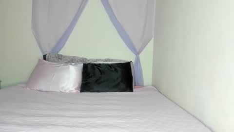 Yasmina online show from 11/19/25, 02:55