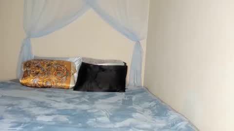 Yasmina online show from 12/18/25, 02:06