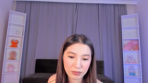 Snapshot of yayong chatting on 10/20/25, 01:11 Jenny online show from 10/20/25, 01:11