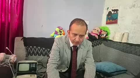 Snapshot of yazfore chatting on 09/12/25, 03:01 Hazzan online show from 09/12/25, 03:01