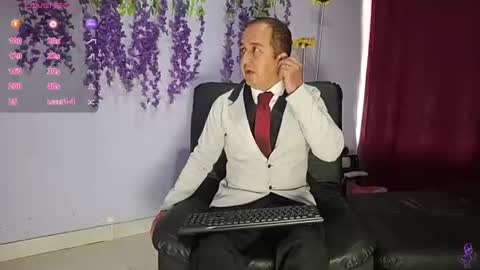 Hazzan online show from 06/26/26, 01:48