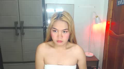 Snapshot of yazmin_shines chatting on 04/23/26, 09:50 Yazzi online show from 04/23/26, 09:50