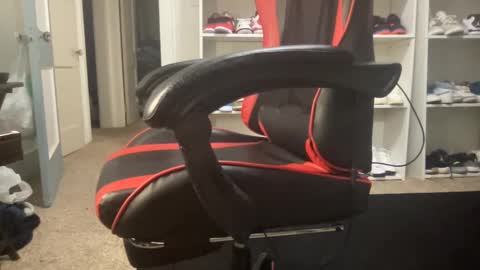 Snapshot of yeahitsrell2 chatting on 03/02/25, 08:59 Yeahitsrell online show from 03/02/25, 08:59