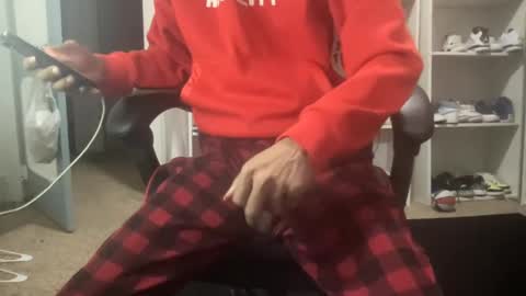 Snapshot of yeahitsrell2 chatting on 03/10/25, 12:04 Yeahitsrell online show from 03/10/25, 12:04