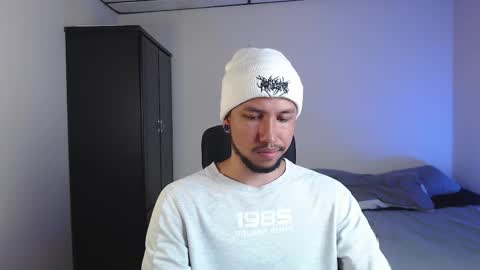 yeff online show from 10/08/25, 01:36