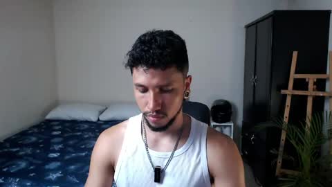 Snapshot of yeff_stone chatting on 06/10/26, 12:33 yeff online show from 06/10/26, 12:33