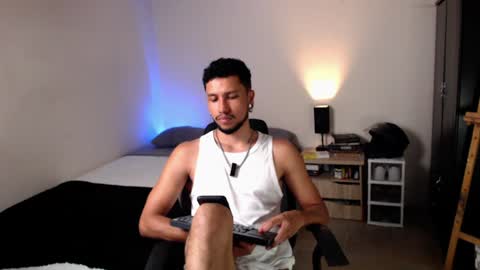 Snapshot of yeff_stone chatting on 07/17/26, 12:50 yeff online show from 07/17/26, 12:50