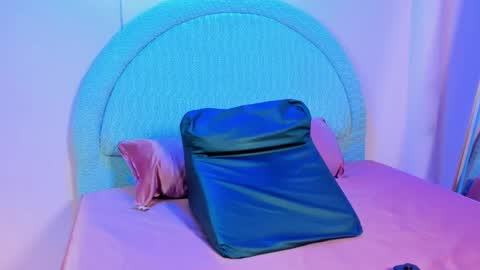 yeika_foxy online show from 04/19/26, 11:42