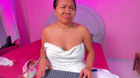 yeika_foxy online show from 06/06/26, 10:53