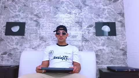 Snapshot of yeisonbrown chatting on 11/12/25, 10:15 Yeison online show from 11/12/25, 10:15