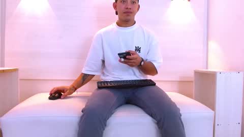 Snapshot of yeisonbrown chatting on 11/13/25, 11:20 Yeison online show from 11/13/25, 11:20