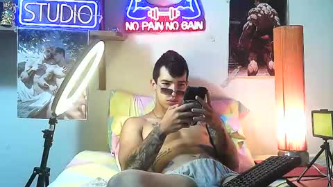 yeisoncastellanos1999 online show from 10/23/25, 02:00