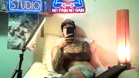 yeisoncastellanos1999 online show from 11/27/25, 09:55