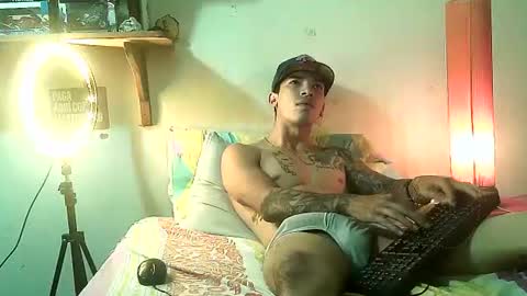 yeisoncastellanos1999 online show from 07/08/26, 03:05
