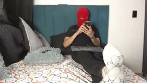 Snapshot of yeisongomezz chatting on 09/27/25, 02:05 yeisongomezz online show from 09/27/25, 02:05