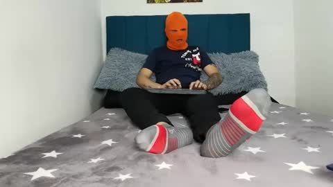 yeisongomezz online show from 12/18/25, 03:29