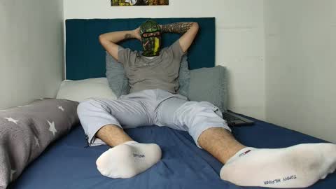 yeisongomezz online show from 12/19/25, 06:04