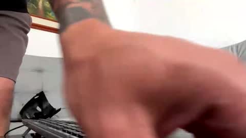 yeisongomezz online show from 04/19/26, 07:16