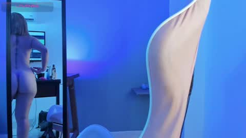 yelena03 online show from 03/05/25, 11:38