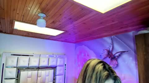 yelena  online show from 01/12/26, 01:16