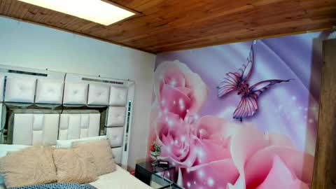 yelena  online show from 01/13/26, 01:16