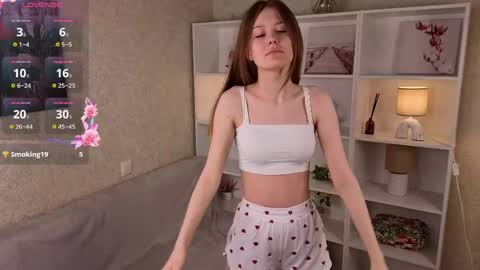 Snapshot of yelenaolaya chatting on 05/20/26, 01:23 Kate online show from 05/20/26, 01:23