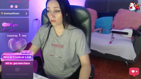 Snapshot of yeliana_sexy chatting on 12/21/24, 03:58 Valery  online show from 12/21/24, 03:58