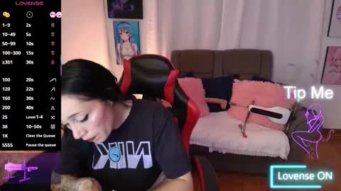 Snapshot of yeliana_sexy chatting on 09/17/25, 07:10 Valery  online show from 09/17/25, 07:10