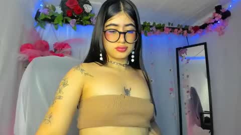YELINA online show from 12/03/25, 10:52