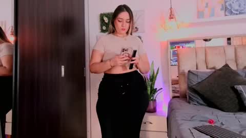 yellow_lily online show from 04/10/26, 03:39